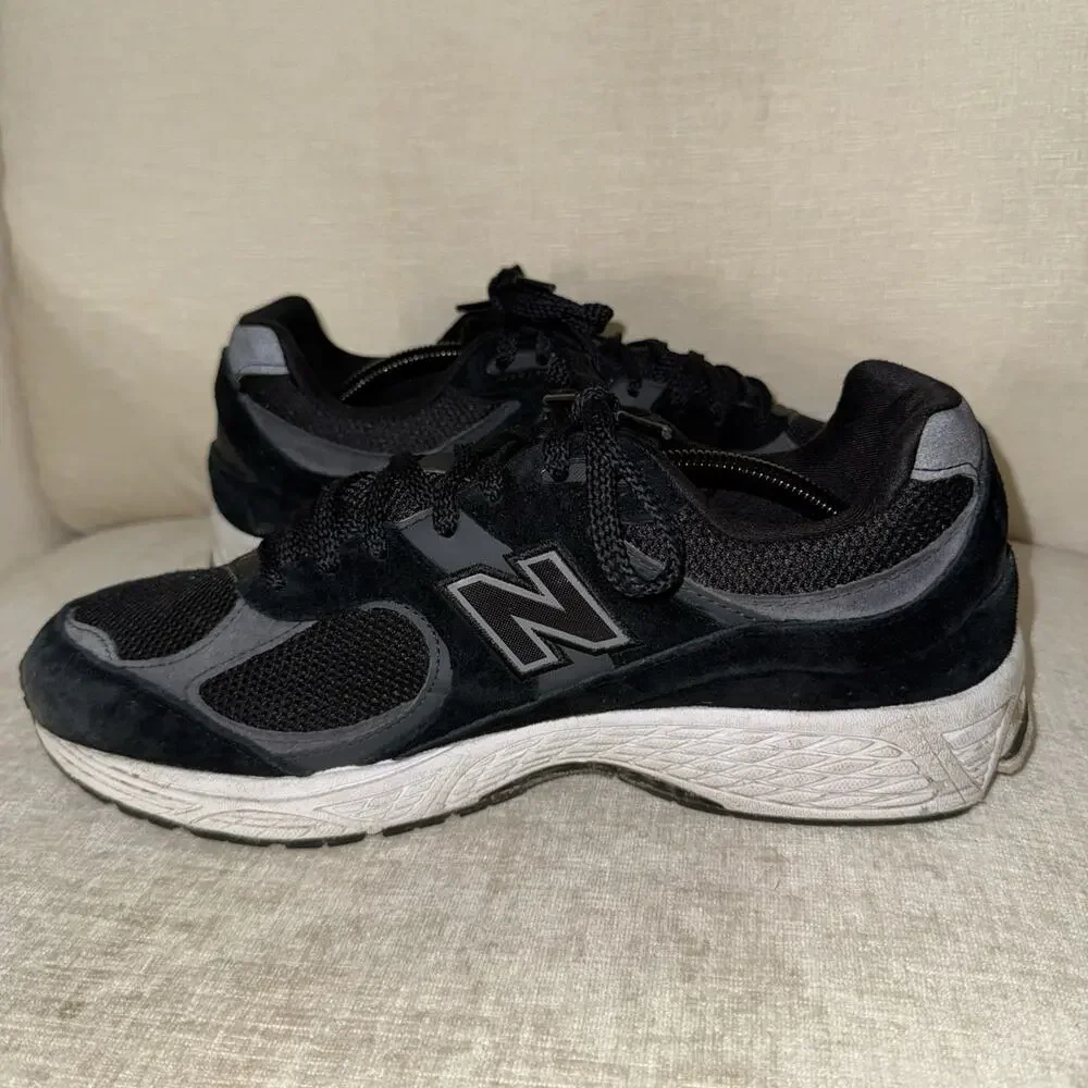 Mens New Balance 2002R Black Gunmetal Sneakers Athletic Shoes Size 11.5 EUC